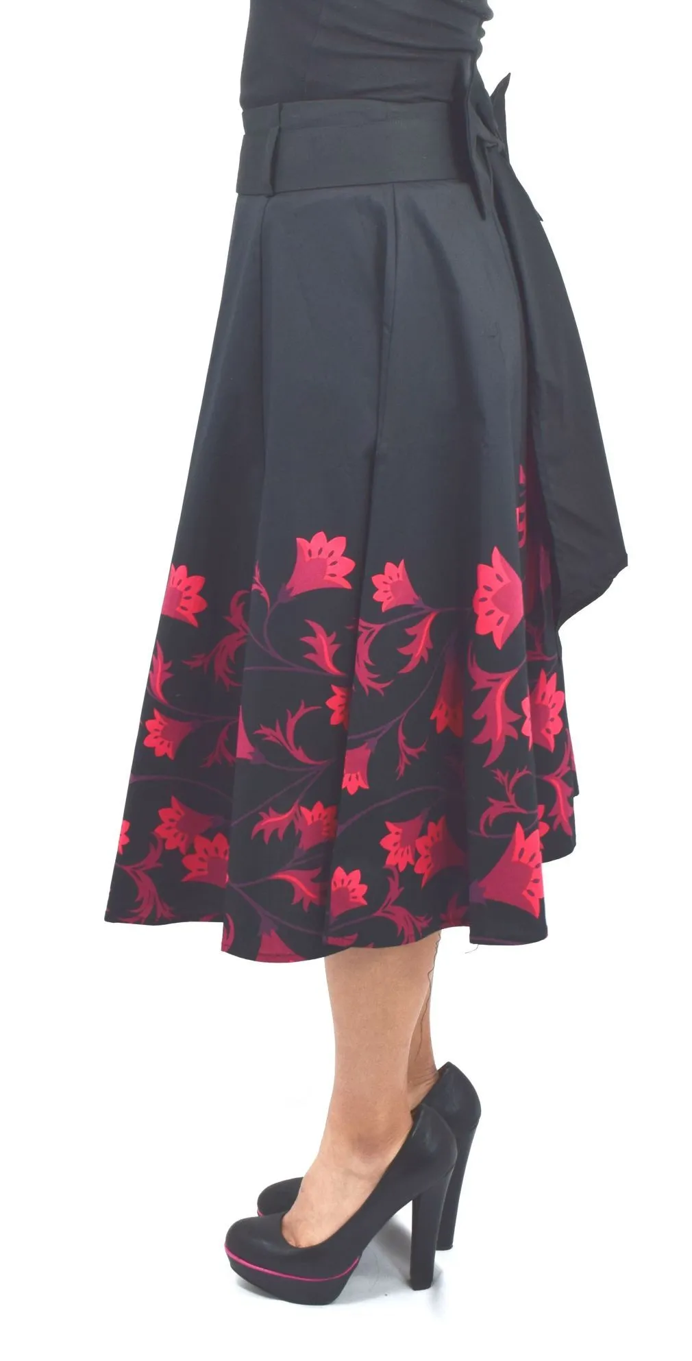 60's vintage red floral flare skirt with Big Bow | Black red floral skirt