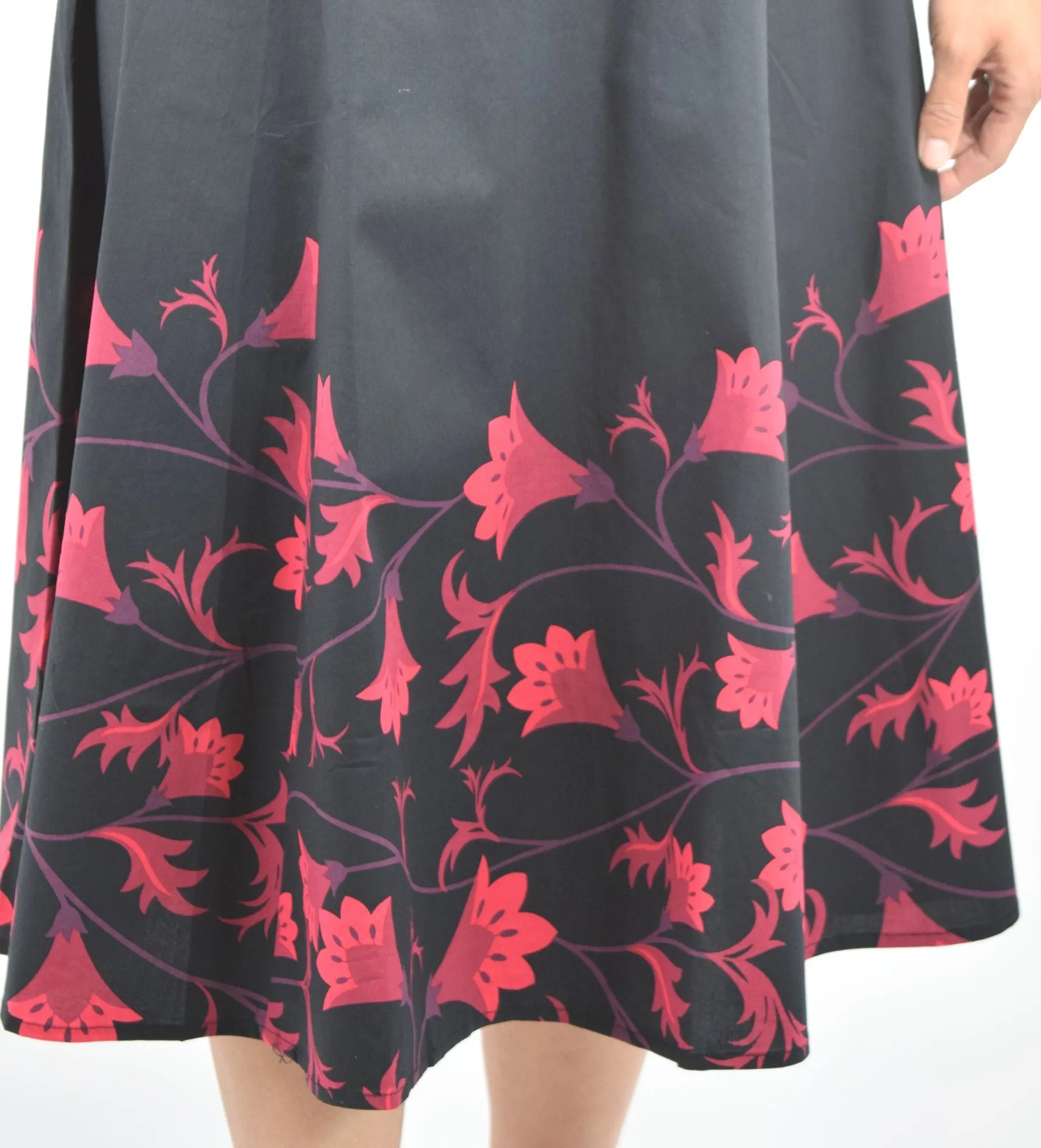 60's vintage red floral flare skirt with Big Bow | Black red floral skirt